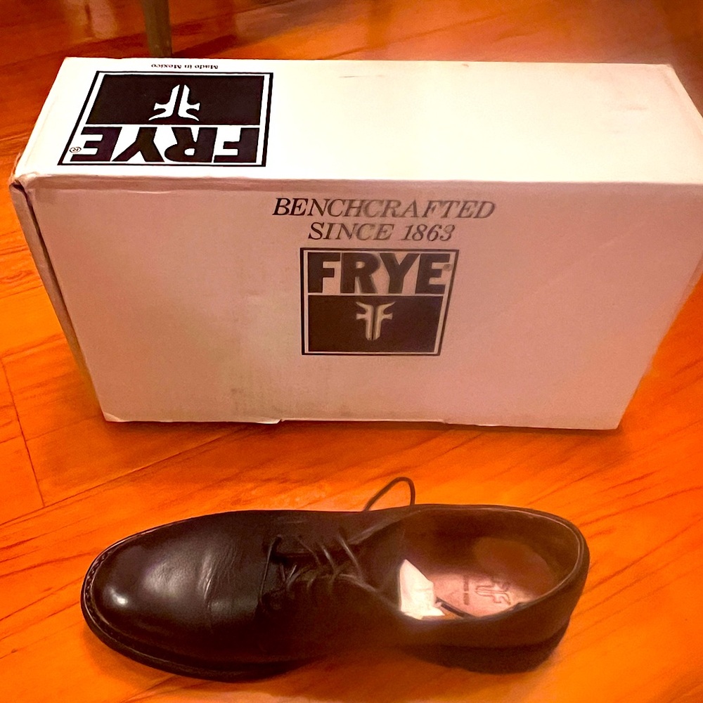 Frye dress shoes Men Size US 7.5